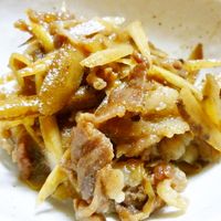 満点おかずごぼうと豚肉のしぐれ煮＋卵