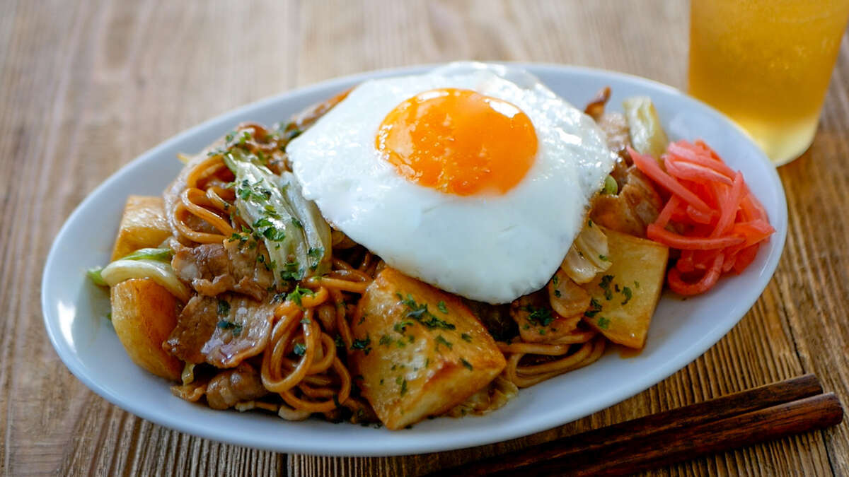 味噌とじゃがいもの相性抜群！じゃがいも入りごまみそ焼きそば