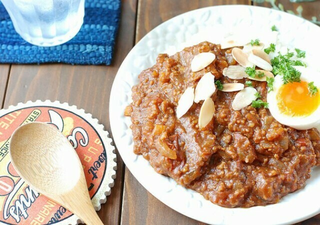 バズ料理研究家リュウジさん考案！水無し!?レンジで無水キーマカレーおいしい家族育ハウス食品グループ本社