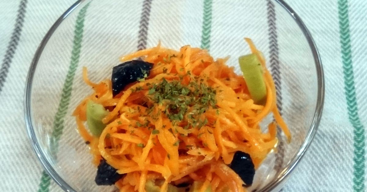 シャキシャキがクセになる！ 切って混ぜるだけ！ 白菜とツナのサラダ😋」 . 大根サラダとともに、 毎日でも食べたい 冬のイチ推しサラダです。ぜひ作ってね。 このあと21時から YouTube kohkentetsu kitchenにて配信！ . @tsumusan1226@etooo.kazuyaYouTube