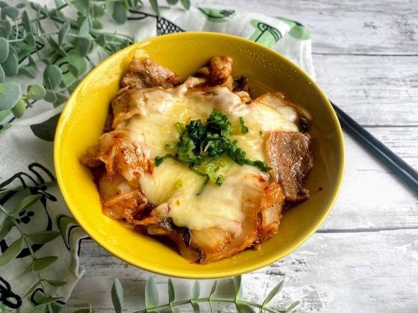 豚マヨキムチ丼