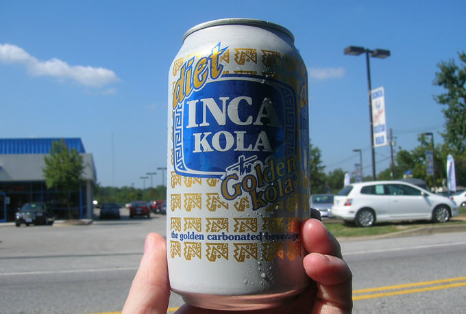 ペルーの代表的ジュース、インカコーラについて。 ペルー料理 炭火焼ローストチキン専門 ペルー料理店