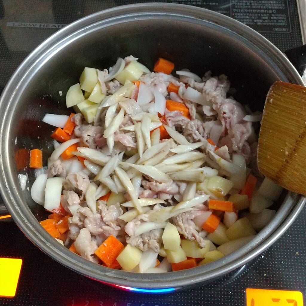 豚肉とじゃがいもの甘辛炒め