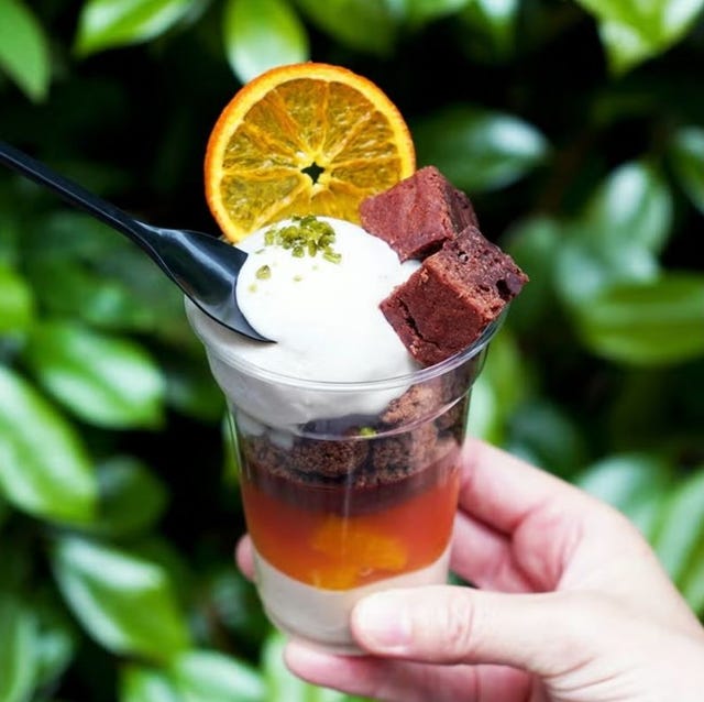 もらったお土産のお菓子 よく見ると 「強烈に欲しい」「こ、これは 」ウーマンエキサイト