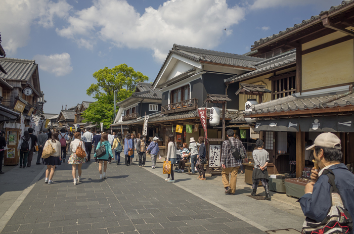 2025年最新‼️伊勢神宮「食べ歩きグルメ」16選🚃車なし日帰りプラン付き 日本トップレベルの旅情報を 発信しているショーマン夫婦です！@shoman_realtabi 🌟行きたくなったら 「紙飛行機マーク」を押して みんなに「シェア」して教えてあげて🎵 ぜひ「保存」して旅行