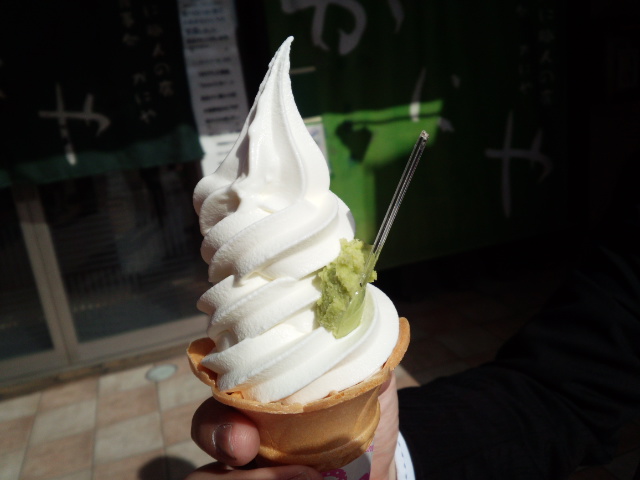 きのこの山 わさびソフト風味 - 地域限定！ご当地お菓子データ ※通販・お取り寄せもOK