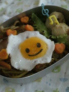 目玉焼きの簡単アレンジ3つ -- お花型・冷凍卵のミニ目玉焼きなどえんウチ