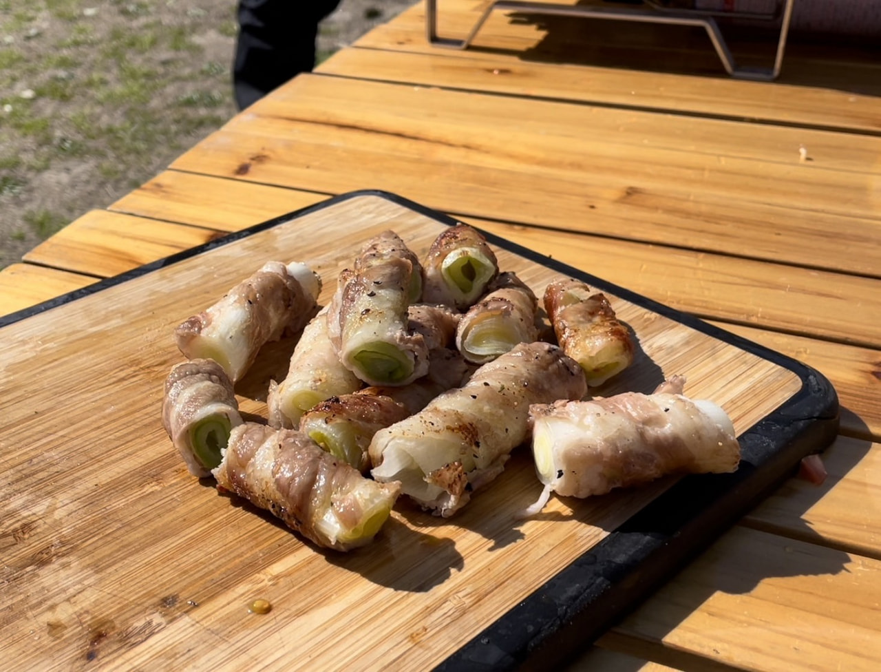 一本長ネギのポーク巻きグリル - 料理研究家リュウジのバズレシピ.com
