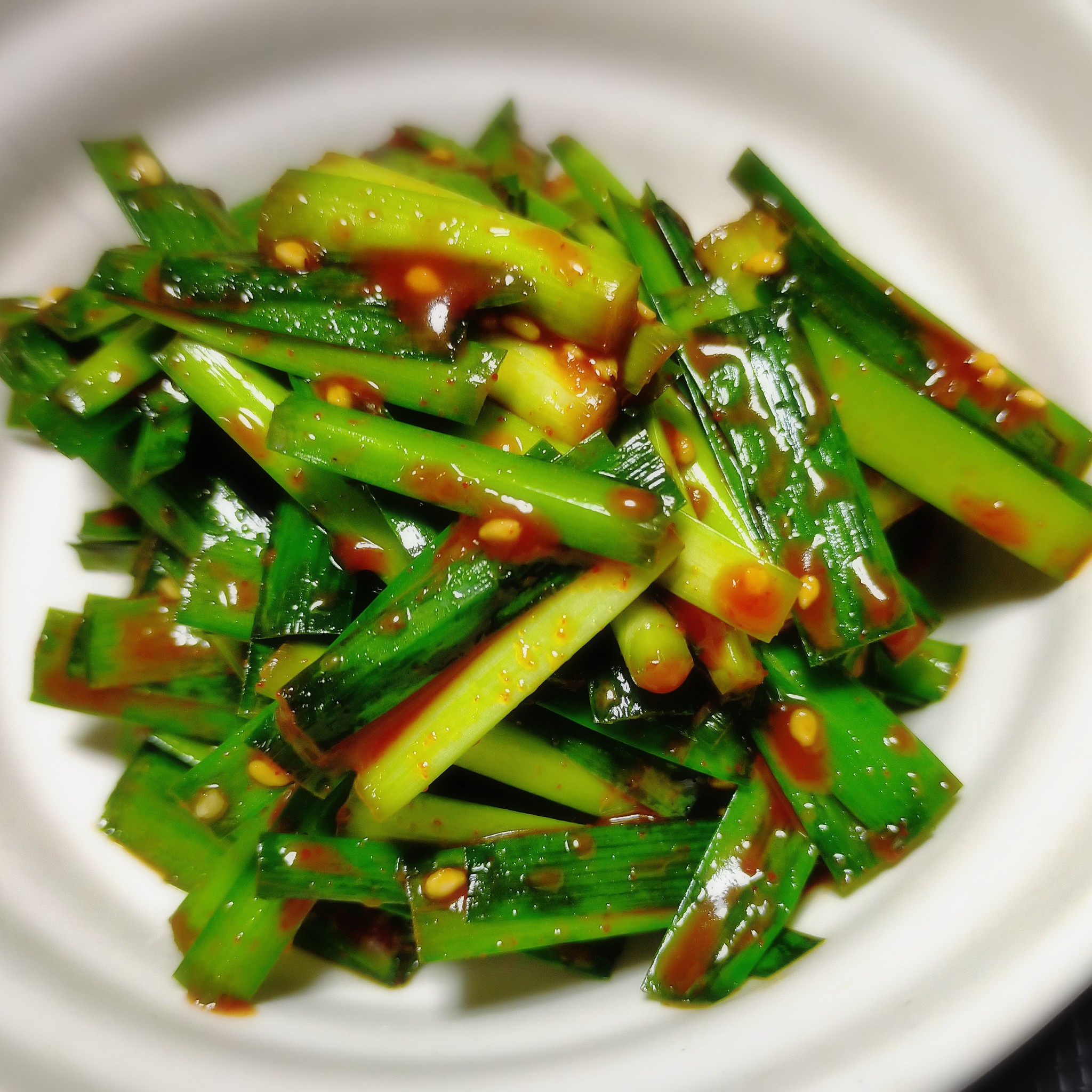 Amazon.co.jp:冷蔵備後漬物 ニラキムチ 180g×8個 : 食品・飲料・お酒