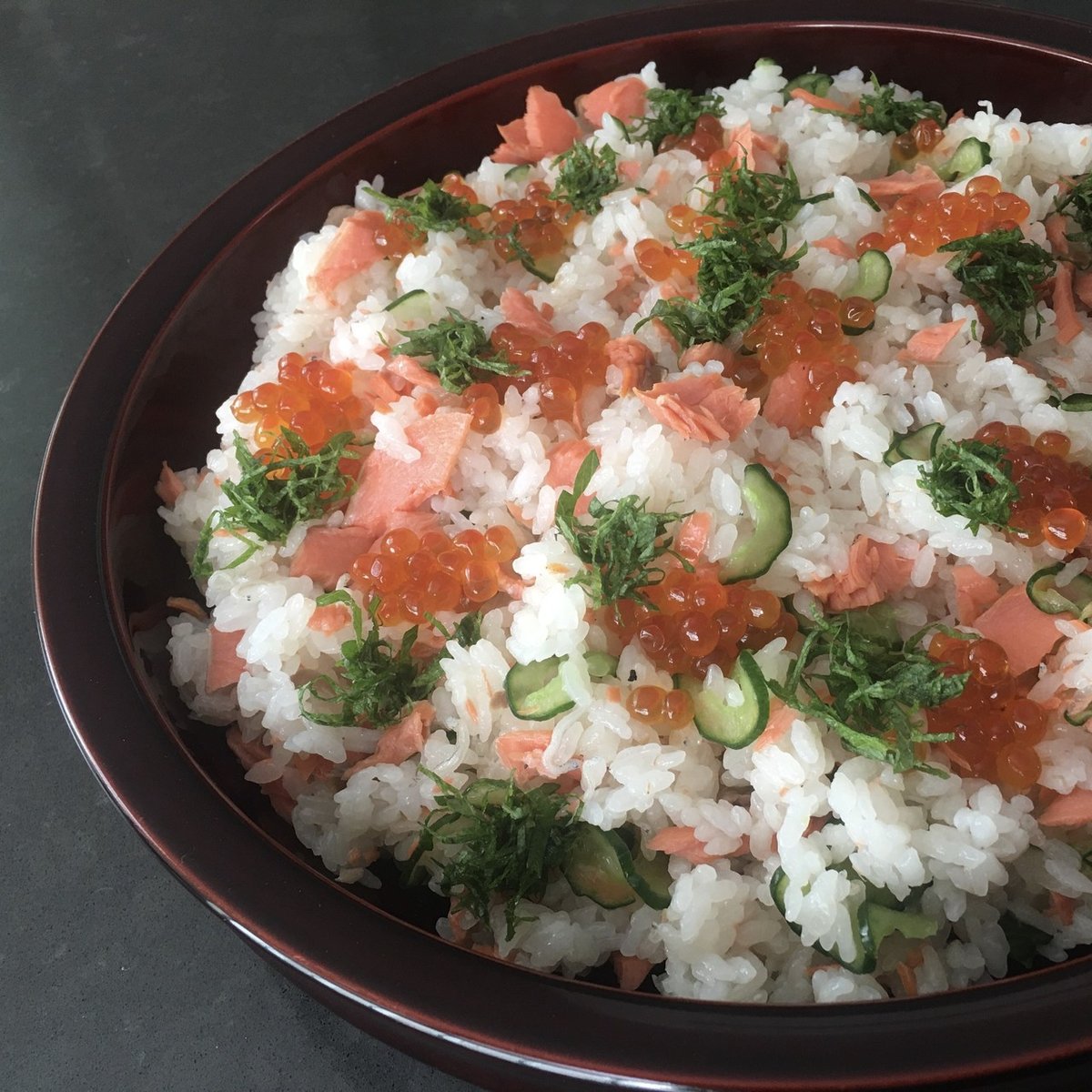 我が家の人気ごはん 香ばし鮭と大葉のちらし寿司レシピサイトNadia