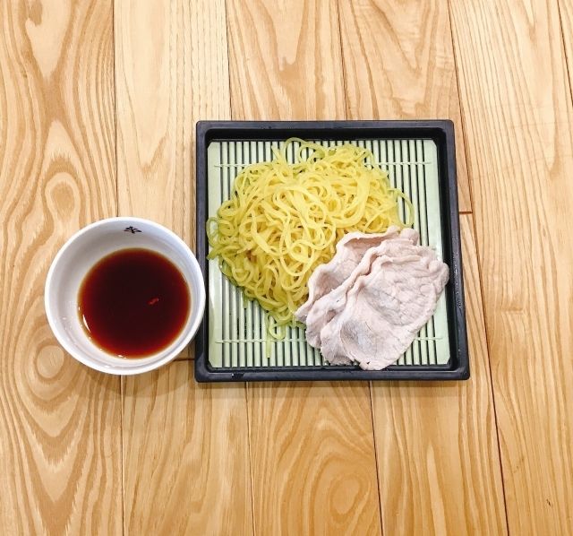 陸上短距離・中学生アスリートの練習期のお昼ごはん献立 ざるラーメンジュニアアスリートのごはん