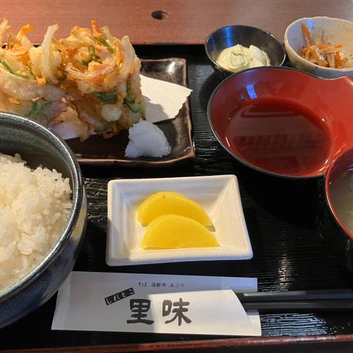 知床斜里駅から車で5分🚗, 観光名所の天に続く道展望台も10分の好立地🔥, もう少しで流氷シーズン到来！？,知床ごはんtomoniでは定食から居酒屋メニューまで, 取り揃えております🌳, 皆さん知床観光の際はぜひお待ちしてます！！, .,知床知床グルメ斜里定食斜里町 ,道東グルメ知床旅行居酒屋