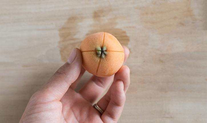 びわの切り方 剥き方