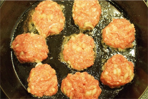 トマトジュースで煮込みハンバーグ♪