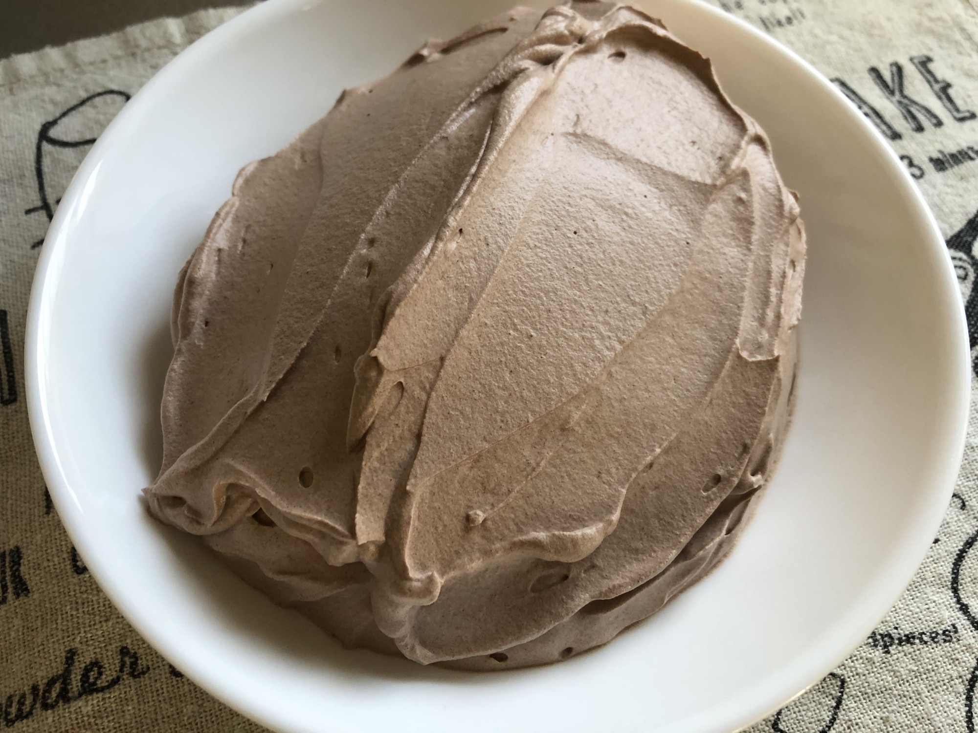 starbucks 9 30～スタバ新作🍫 ☑チョコレートムース ラテ ・ホイップ追加 ・ショット抜き ・ココアパウダー多め ・チョコレートソース追加・チョコレートホイップ追加 ・チョコレートソース追加 ・ココアパウダー多め これめちゃめちゃ美味しかった！ 濃厚な味わいが