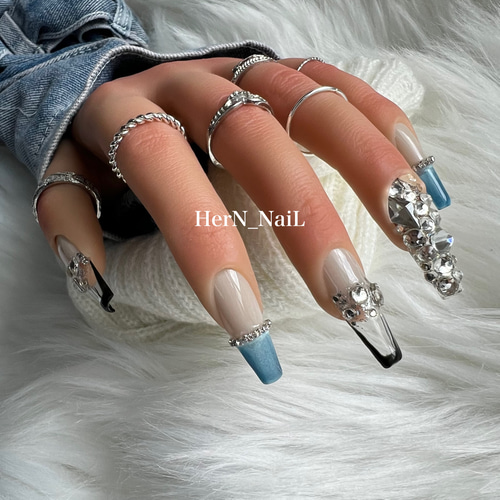 クリアフレンチネイル新宿のネイルサロン アイネイルズ新宿店