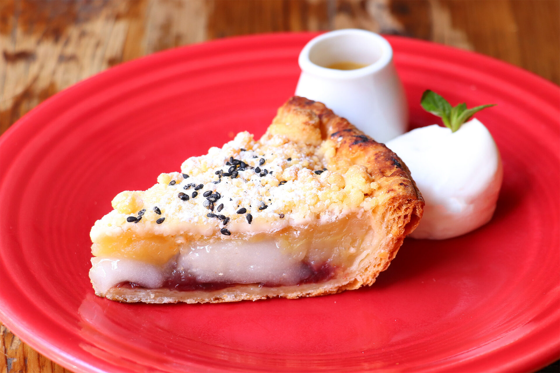 トリコロール 本店 カフェ 銀座 老舗の人気アップルパイ！落ち着いた雰囲気で大人向けのカフェ♪グルメ情報誌「おとなの週末Web」