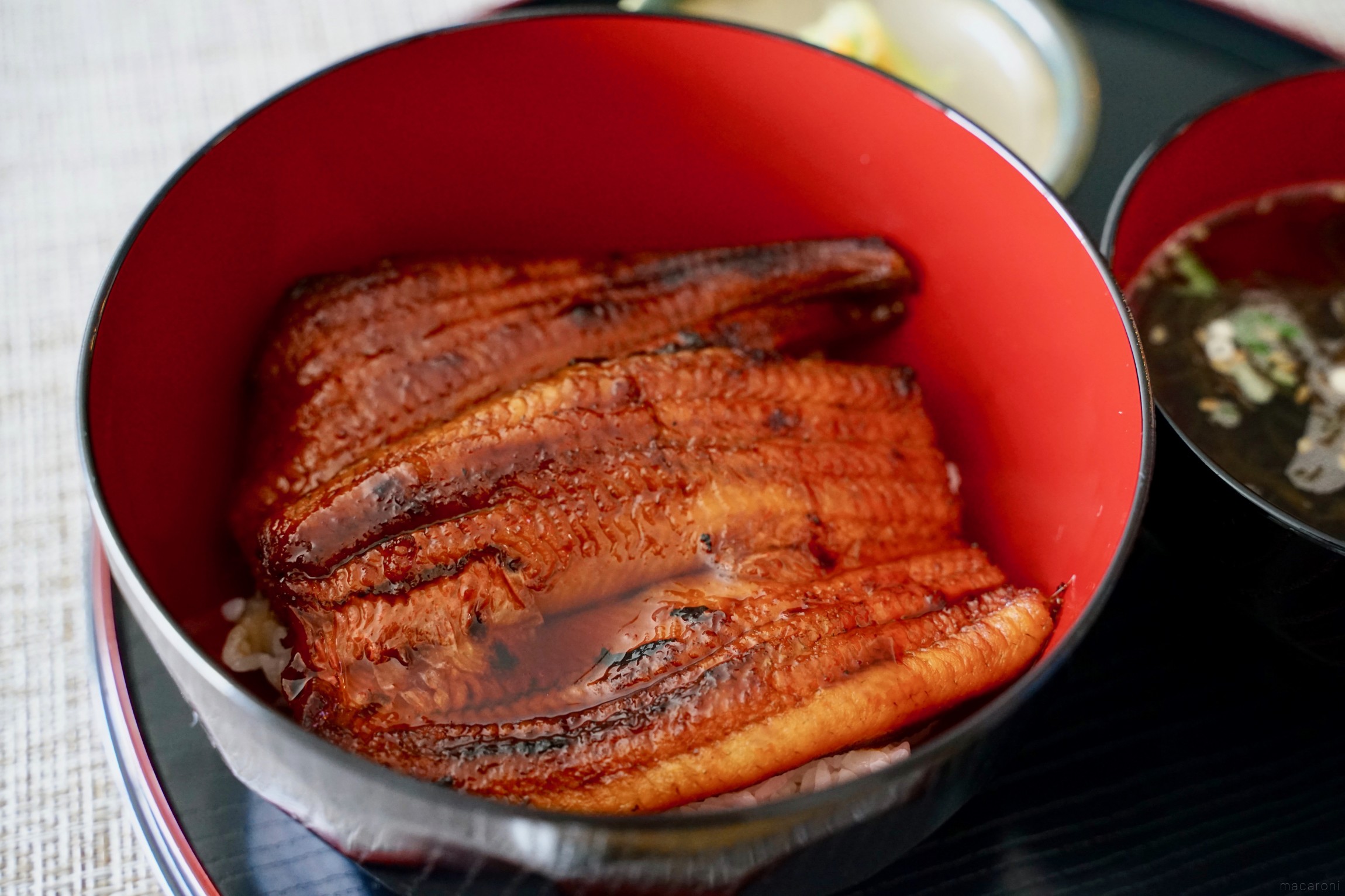 EelWe'll teach you how to make commercially available eel from thesupermarket taste delicious. - YouTube