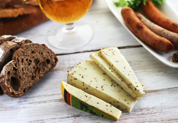 4日土曜日も営業しております。 ゴーダワイン、ゴーダジャージ、熟成チーズなど1年以上熟成したちょっぴりクセのあるチーズを沢山ご用意しました。ブッラータもあります！ 5日日曜日はお休みです！赤ワインジャージー牛乳熟成セミハードブッラータ名古屋