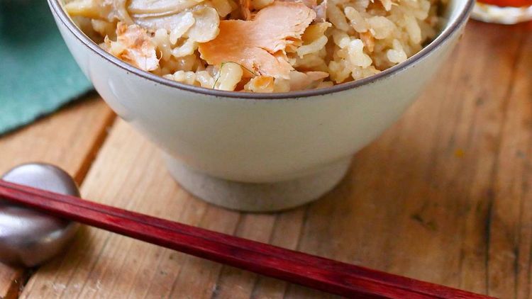 鮭バター醤油の炊き込みご飯 ふんわり香るバター風味♬︎