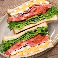 枝豆とベーコンのオムレツホットサンドTea&Life