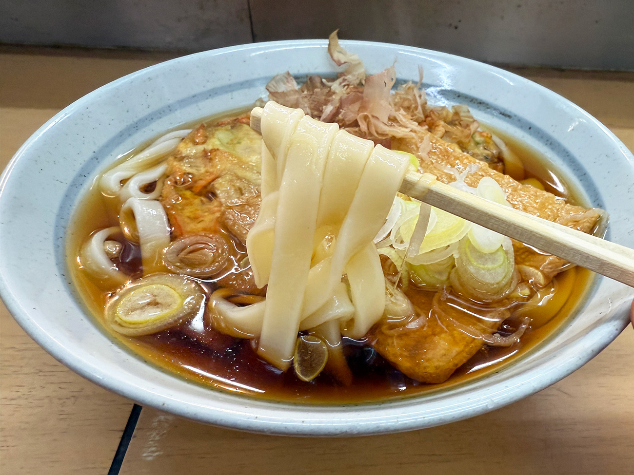 駅釜きしめん」 名古屋駅 朝きしセットでモーニング！ご飯はミニ牛めし☆ 240124 - 旨いもん三昧やん