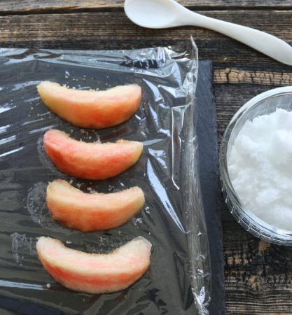 検証 桃を長期間保存できる裏ワザを試してみた！1ヶ月はイケル