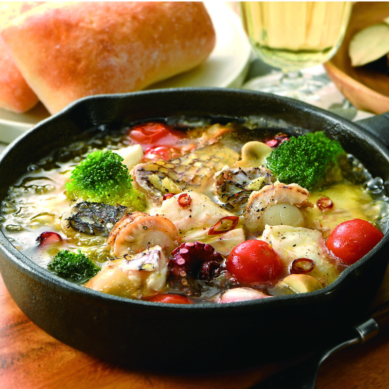 迷ったらこれ！魚介のアヒージョ♪のレシピエバラ食品