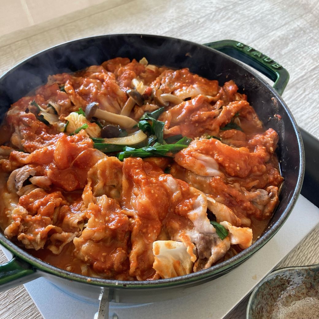 もやしとキャベツの水無し味噌キムチ鍋