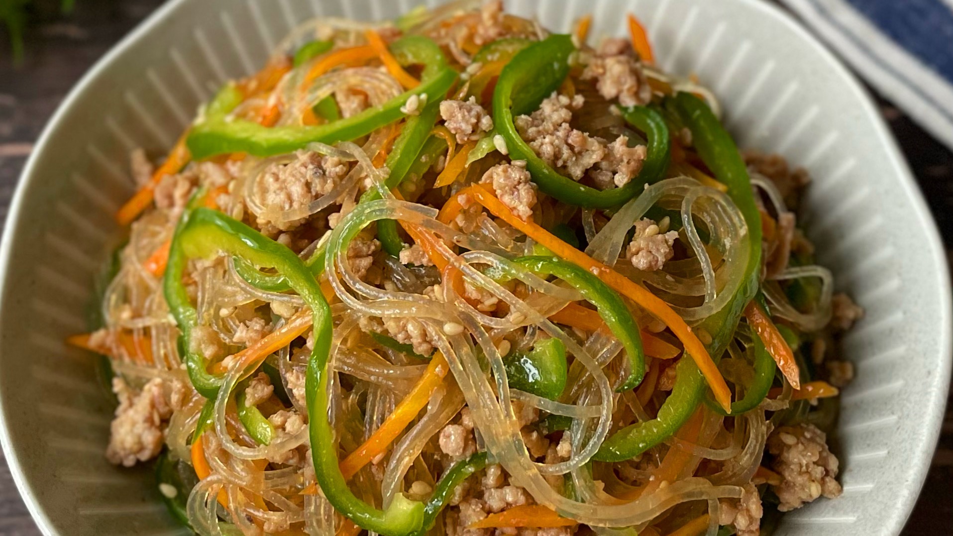 ワンパン！豚肉とピーマンの春雨いため がっつりおかず♡