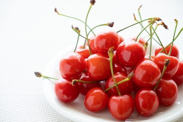 さくらんぼの種に毒が含まれているって本当？食べたら一体どうなる？食・料理オリーブオイルをひとまわし