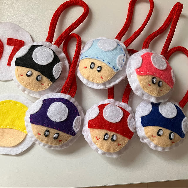 マリオのきのこお守りを手作りフェルトで作る方法かわいいお守りの作り方ガイド