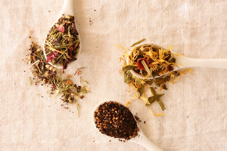 お得な丸ごと・チップスセットカリフォルニア産丸ごとなつめ&クリスプなつめ 170g 天日干し 酵素 腸活 果実味豊かでもっちりオーガニックトレーサビリティらくだ道商店 オアシスの果実 なつめ