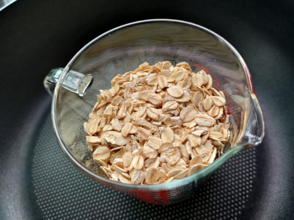 レンジのみで作るオートミールのオムライス