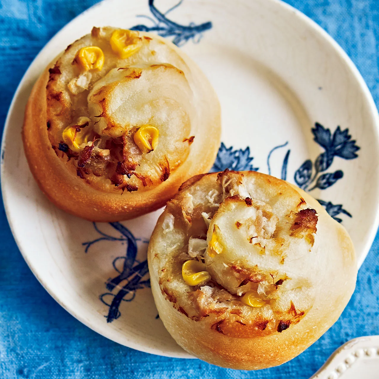 基本からアレンジまで！思わずつくりたくなる「手捏ね バターロール」のレシピ集クックパッド