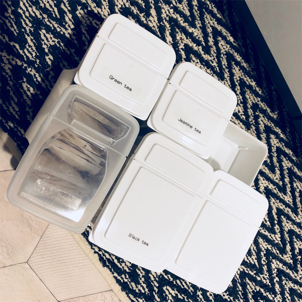 100均ダイソー・ロックポットの種類別サイズ。フタが立つ容器の収納アイデアと使い方 ブログレポート