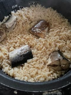 スイッチひとつで簡単！炊飯器で作るローストチキン風