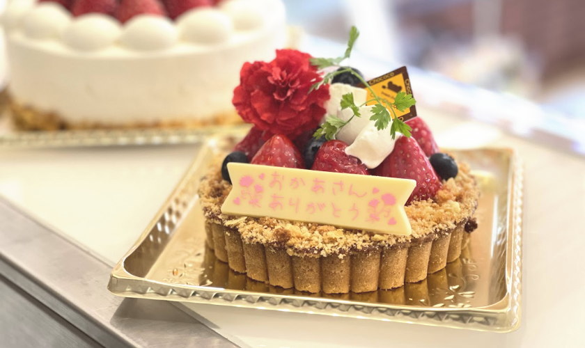 大人のチーズケーキ チーズテン アレグリア チーズケーキ プレーンホールスイーツ デザート おやつ チーズ チーズ専門店 香川県 丸亀市豊かなコクとなめらかな口当たり。ギフトにも喜ばれる贅沢な大人のお取り寄せチーズケーキSheage シェアージュ