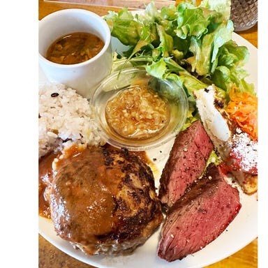 👇逗子のNEW OPENです👇 本日は、逗子の人気店「KOYA」さんのお店を間借りして、朝とランチの時間に営業することになった本格中華料理を味わえる「@sugarbamboo2023 」さんをご紹介。 今年の夏から逗子で海の家として中華料理を提供していたこちらのお店。 「海の家の