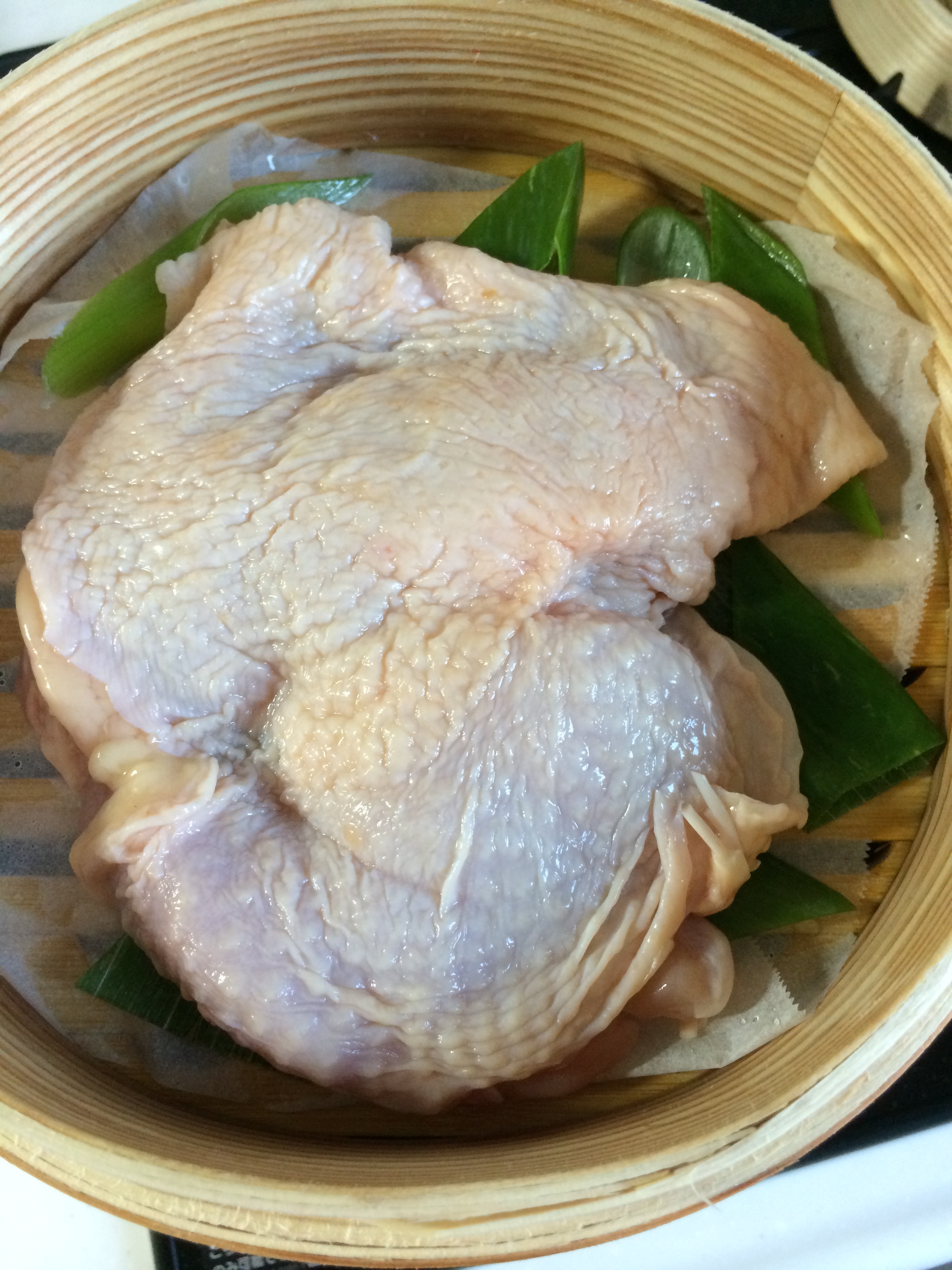 中華三昧 “よだれ鶏麺” 中華料理で人気の“よだれ鶏”の味わいをアレンジした醤が決め手のコク深い一杯きょうも食べてみました