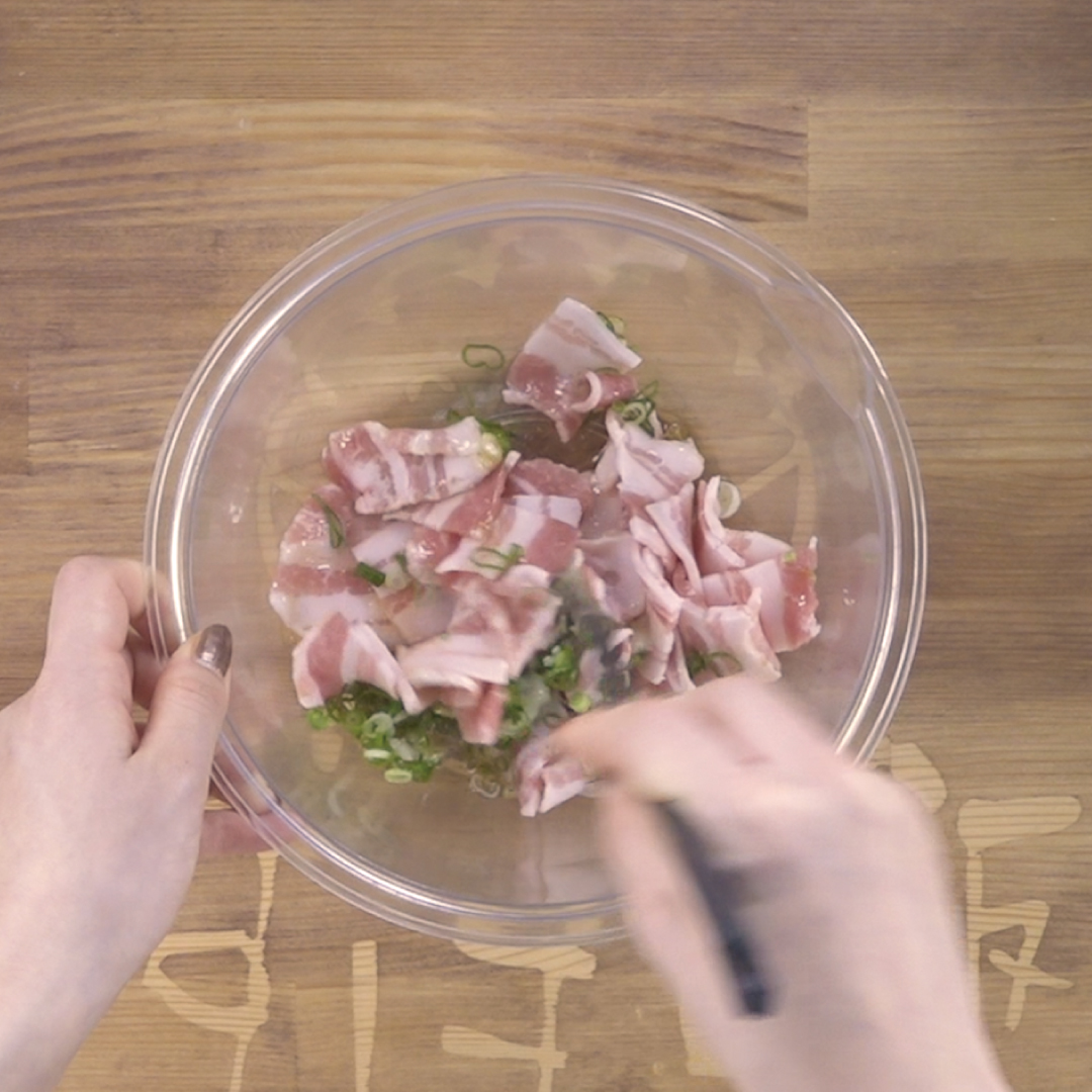 レンジで作る絶品ネギ塩豚うどんレシピ