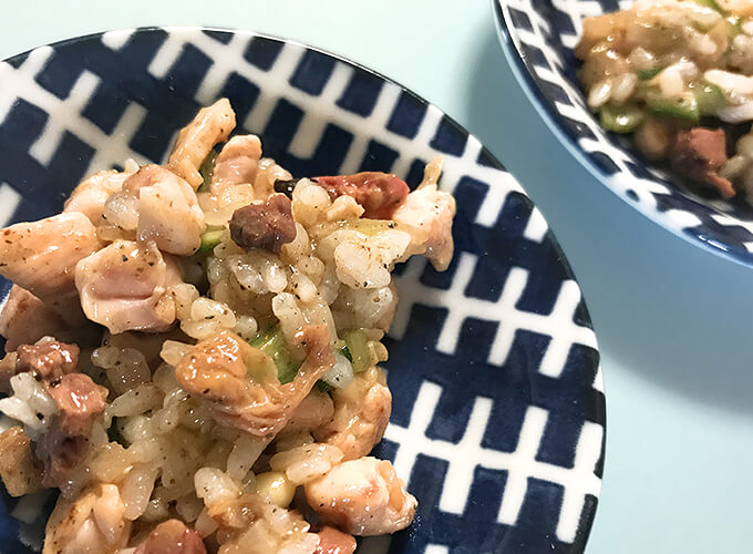 猫は鶏肉を食べられる！適切な与え方や量・おすすめレシピも紹介MOFFME