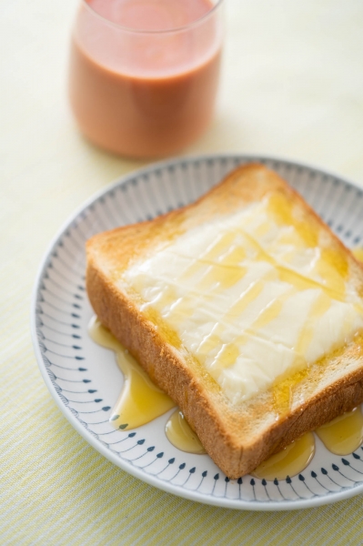 朝食♡食パンでウインナーのチーズトースト