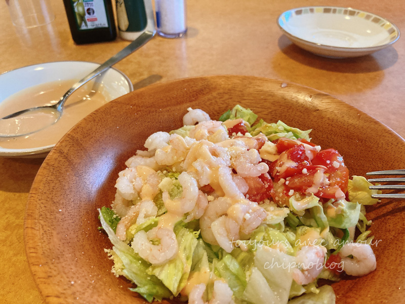 もっと早く食べればよかった。サイゼリヤの“人気サラダ”が納得の実力だった