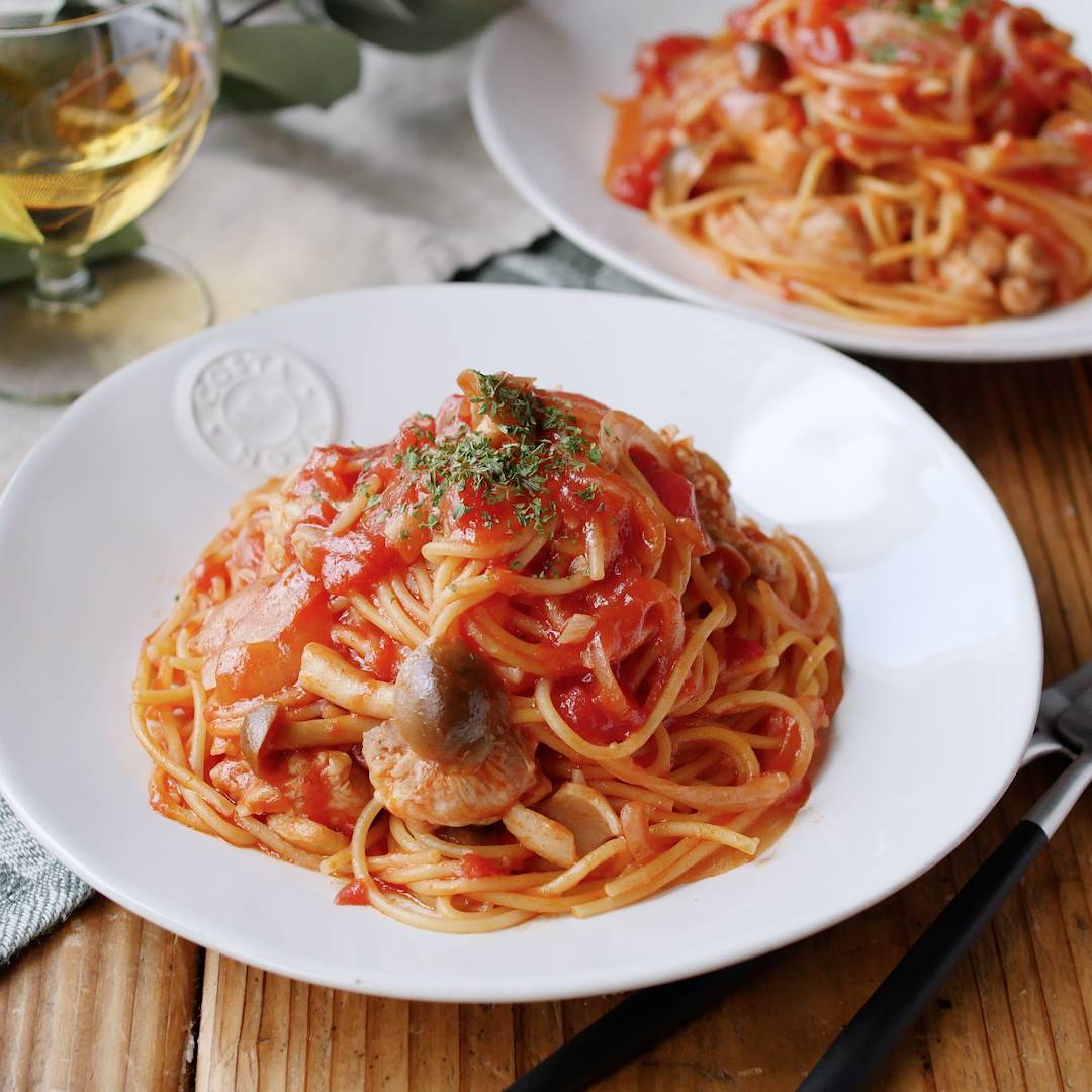 簡単ぱぱっと小松菜とチキンのガーリックパスタ