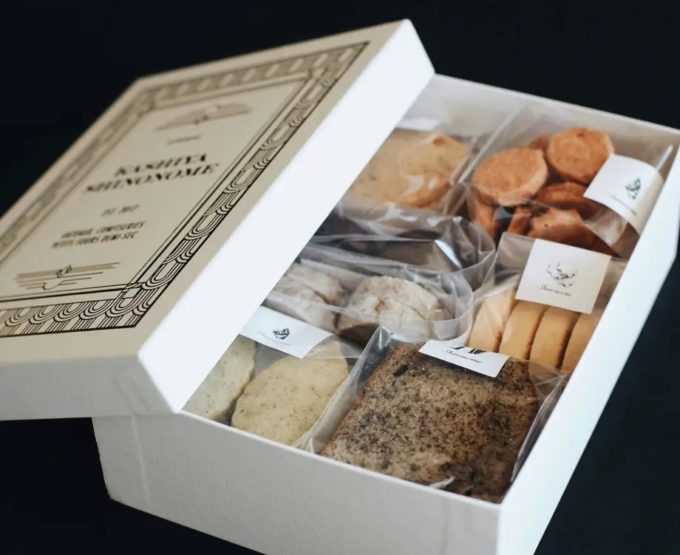 ❤︎ 菓子屋シノノメ ほうじ茶クッキー チャイクッキー ダブルショコラクッキー . 念願のシノノメさんのお菓子でおやつ☕️全部美味しかった〜♡ また行きたいな😊 菓子屋シノノメ お菓子屋さん 東京 蔵前 おやつ おうち時間 おうちカフェ お菓子作り お