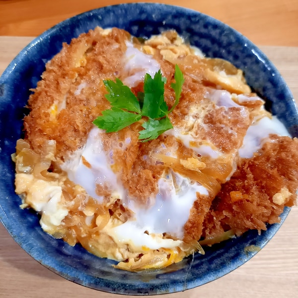 市販のチキンカツをめんつゆで簡単に☆卵とじカツ丼