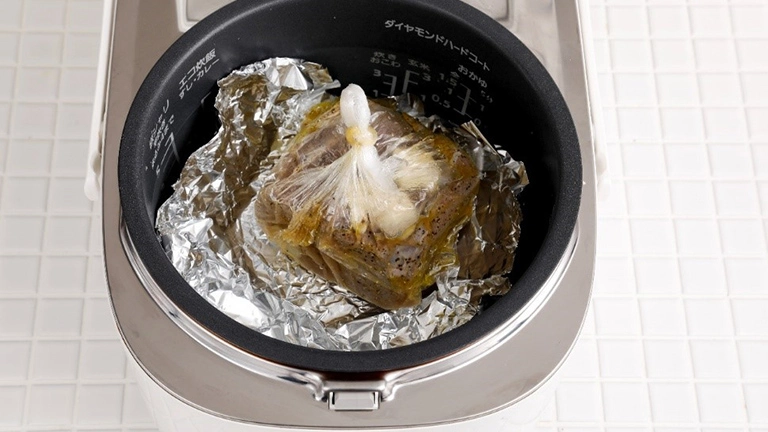 ローストビーフは炊飯器の中に放置で作る！ズボラなあなたにぴったりな簡単レシピとアレンジ料理をご紹介