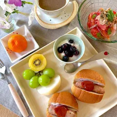 最近人気の カフェオレグラッセ✨ このグラスの シンプルさが素敵で お迎えした ハリオのグラス🥂 グラスが先で メニューはその後に決定！🤣この子のシルエットを 活かすために 考えたメニューなんです✨ 『カフェオレグラッセ』って何？ 最近、よく聞かれるので ご紹介