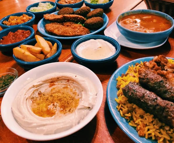 イスラエル料理のおすすめ17選！シュクシュカなど絶対食べたい有名メニューを解説NEWT ニュート